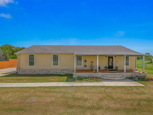 3876 Hummingbird Ln, Bedias, TX 77831