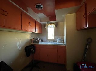 3805 Elmlawn Dr, Toledo, OH 43614