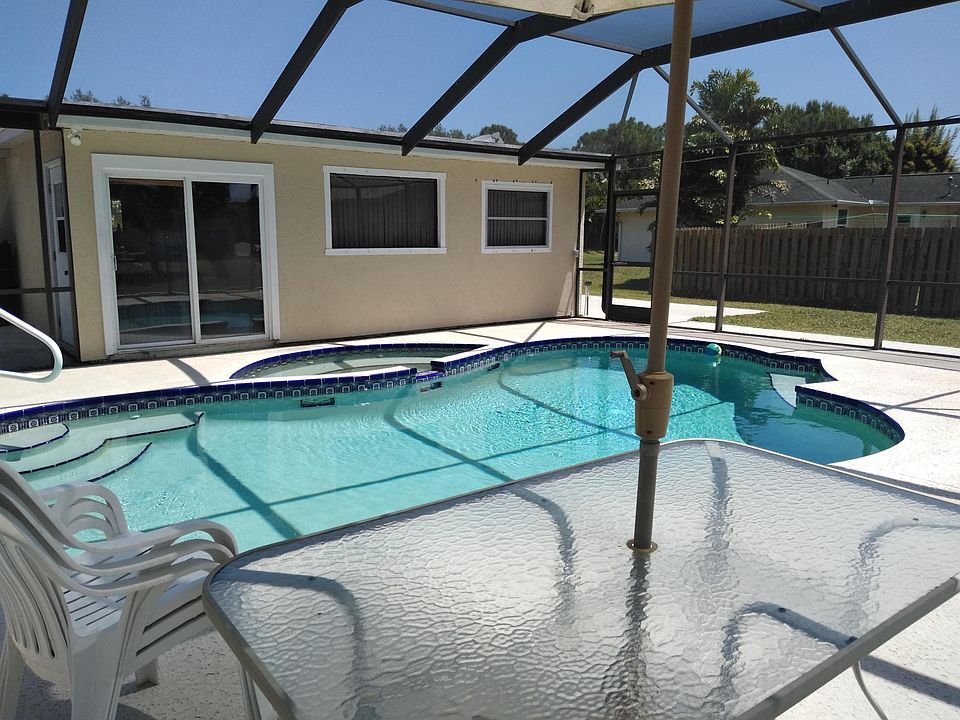 1st image of 518 SW Ester Avenue