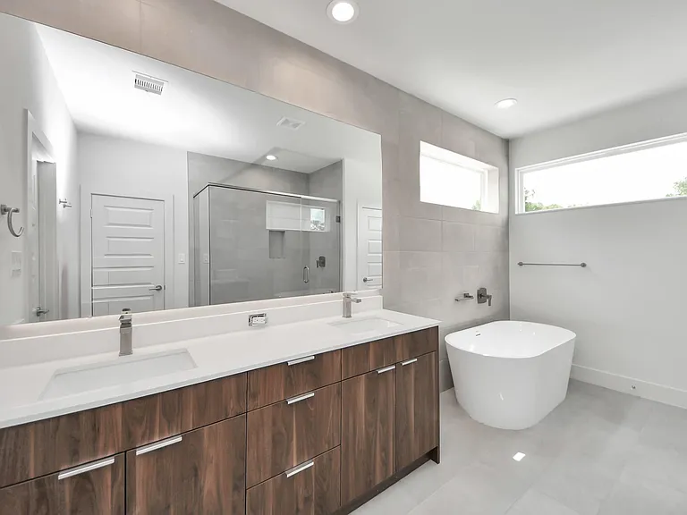 13104 Moncloa Dr — Photo 12