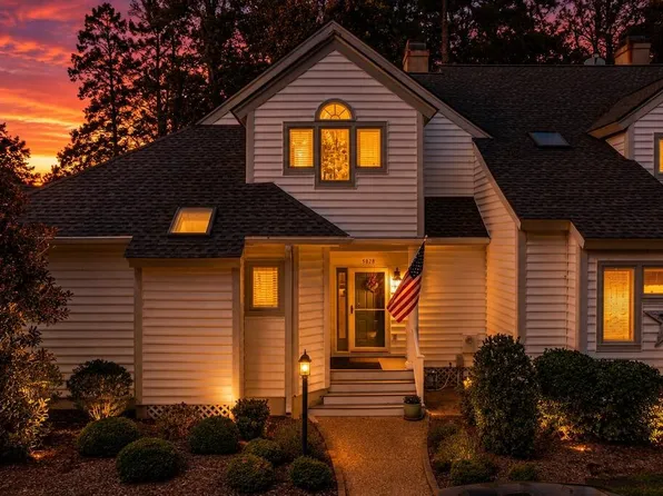5828 Rivers Landing Ter, White Stone, VA 22578