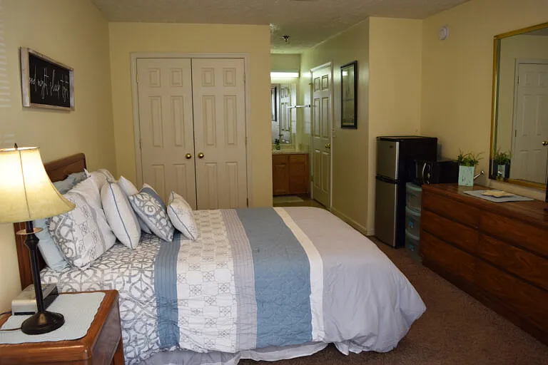 University Pointe Apartments — Photo 10