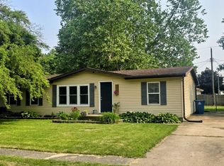114 W Prairie Ave, Ogden, IL 61859