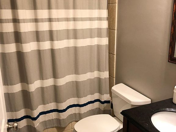 5th image of 1330 W Argyle St APT 1E