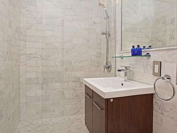 5th image of 14 Horatio St APT 3F