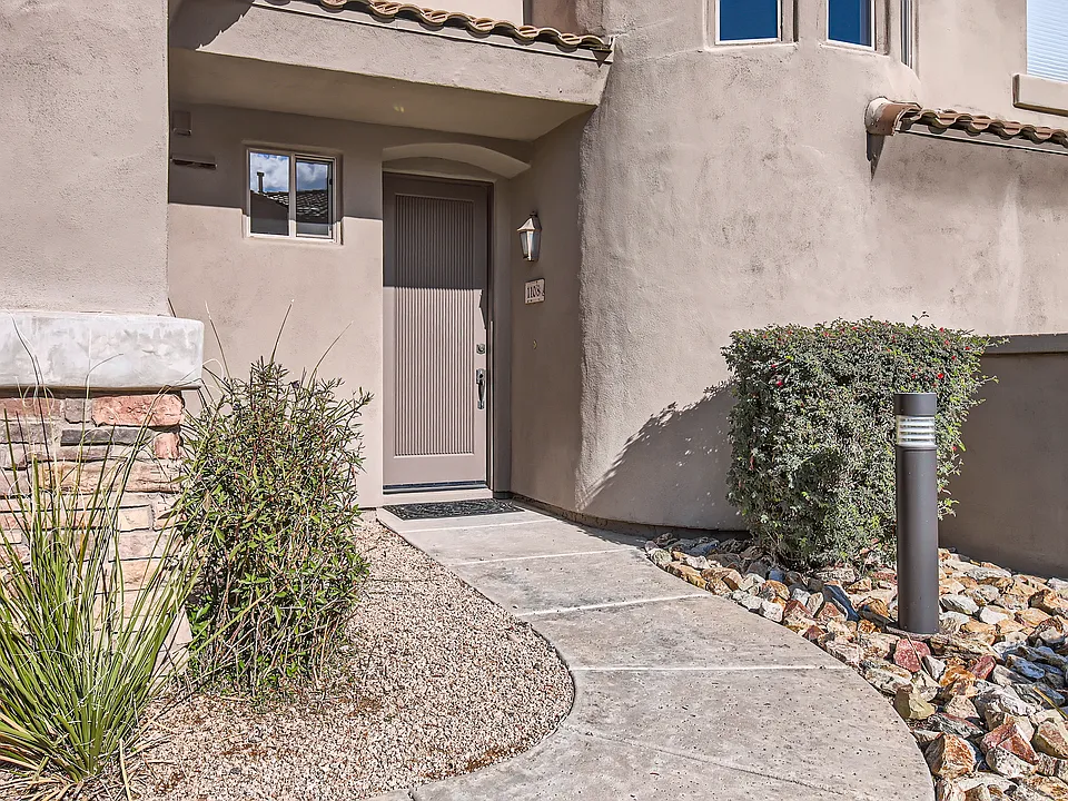 19475 N Grayhawk Dr #1108