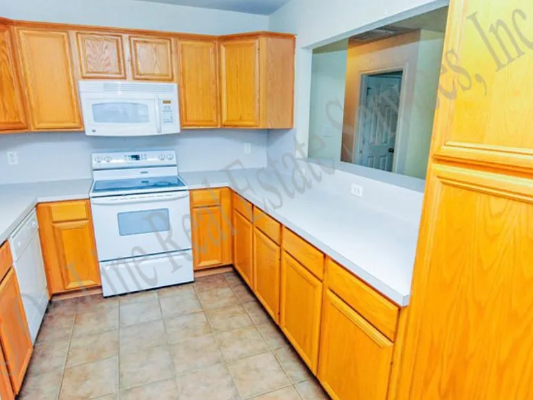 924 Willow Pond St #A — Photo 4