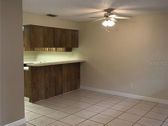 4th image of 3105 Bloomingdale Villas Ct