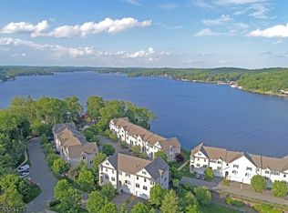 33 Catamaran Ct, Mount Arlington, NJ 07856