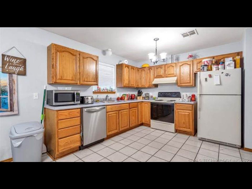 2nd image of 8 Van Horn St
