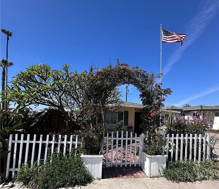 1st image of 103 E Mariposa