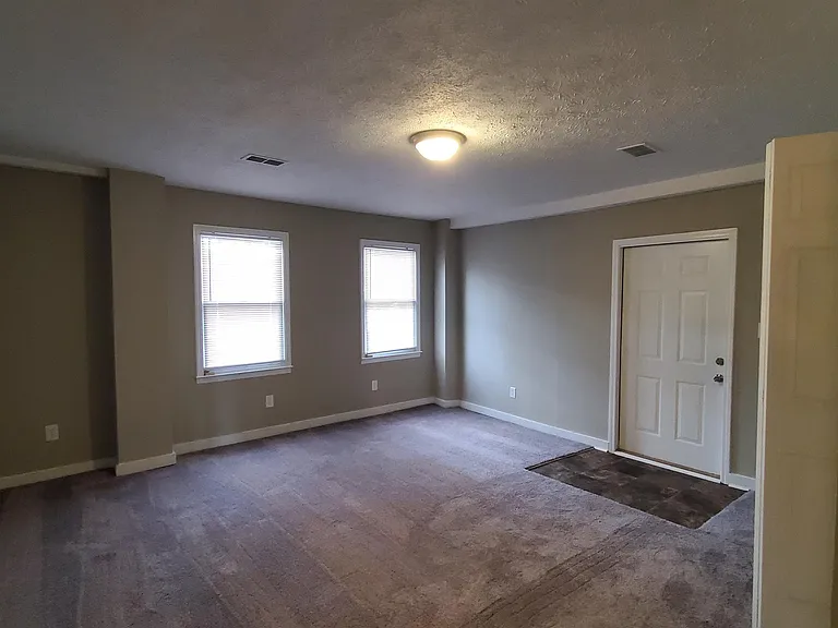 180 N Burson Ave — Photo 20