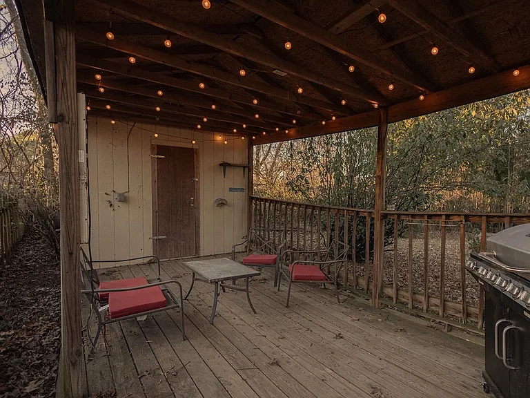 6404 Highway 100 #B — Photo 16