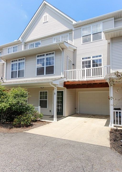 1st image of 1214 Chapman Ln Unit 3
