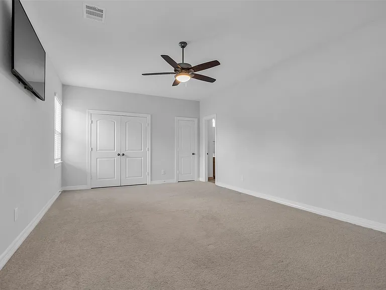 2115 Jitterbug Ln — Photo 18