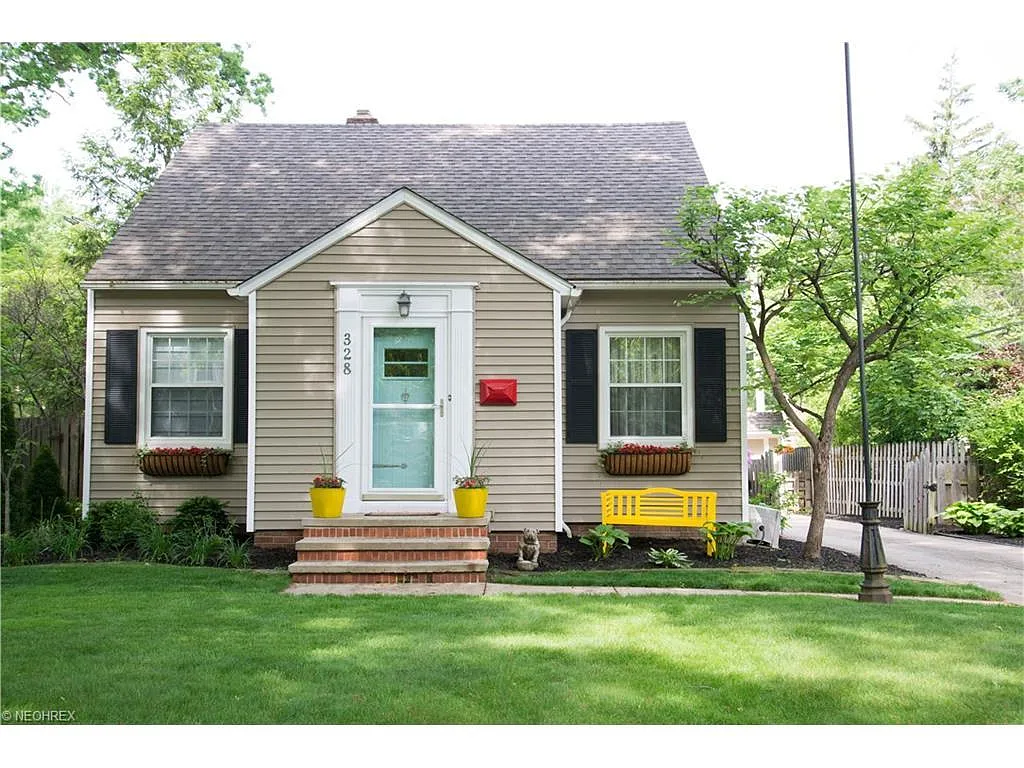 328 Oakmoor Rd photo 1