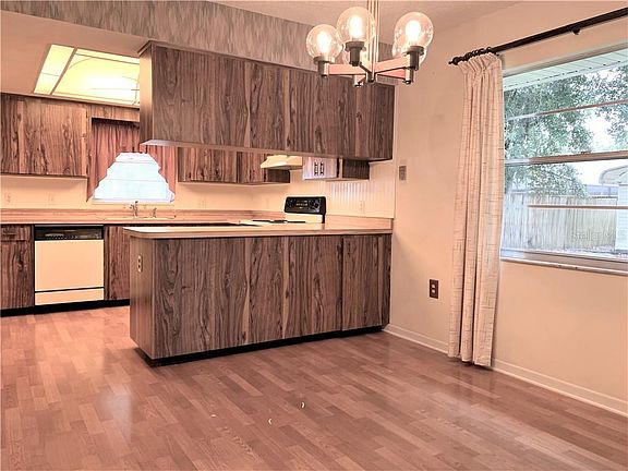 3rd image of 2938 S Bermuda Ave