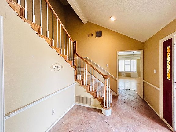 4th image of 2121 Longhorn Dr