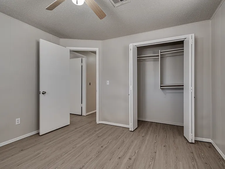 1525 McGregor Dr — Photo 7