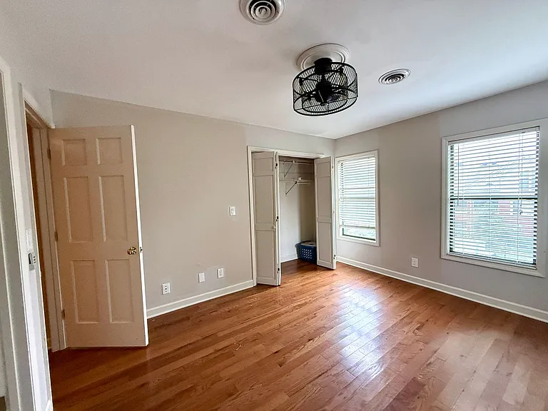 932B Russell St — Photo 27