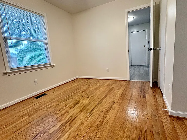 903 Homestead Ave — Photo 14