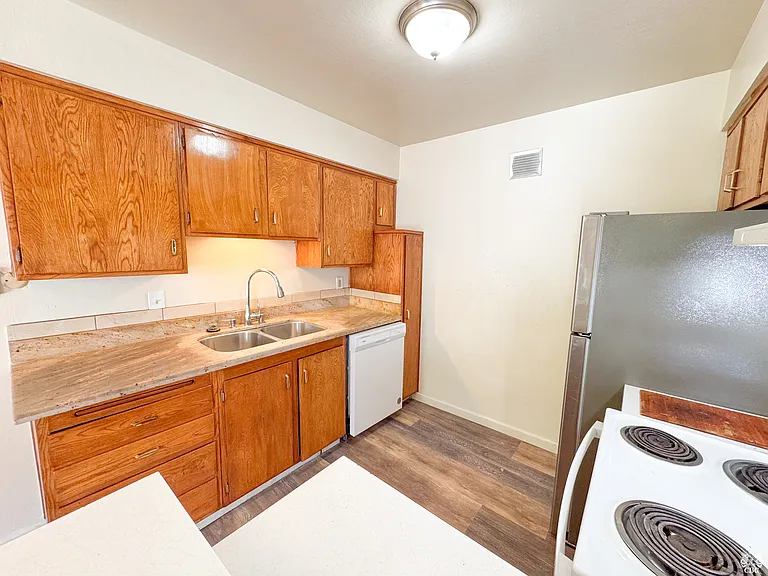 1807 El Parque Ct #B — Photo 32