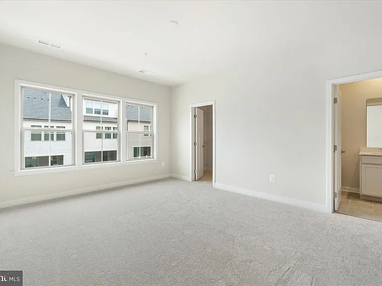 10132 Lake Linganore Blvd — Photo 32