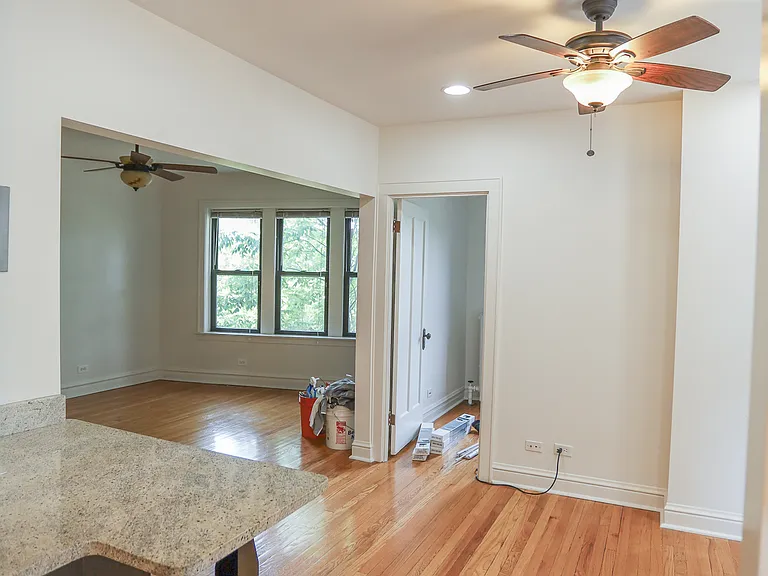 4252 N Clark St #2 — Photo 6