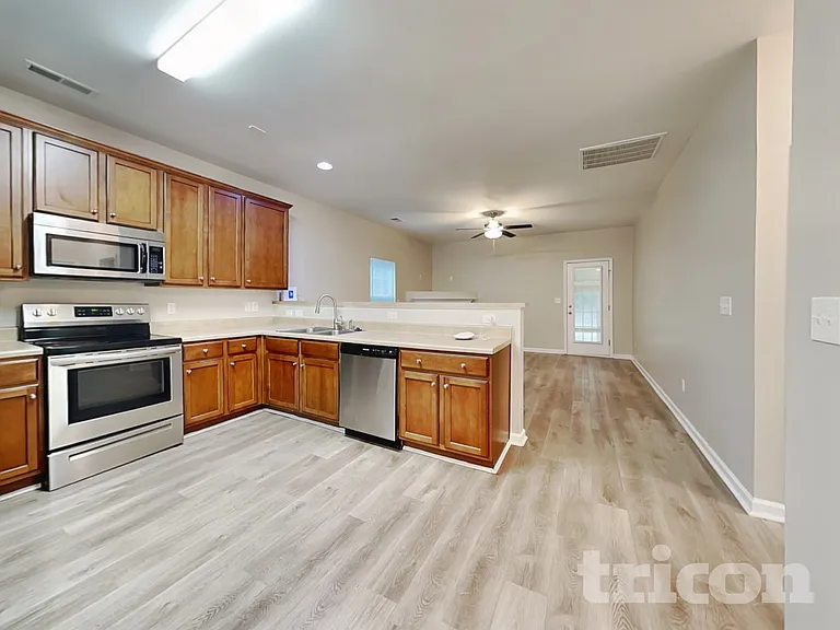 3118 Genlee Dr — Photo 4