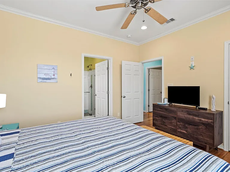 3923 Reeves Dr — Photo 21