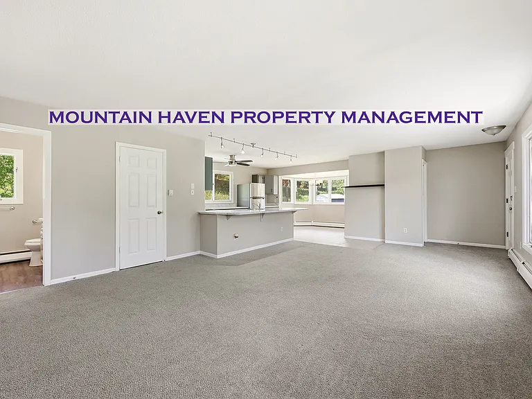 836 Sleepy Hollow Dr #A — Photo 4