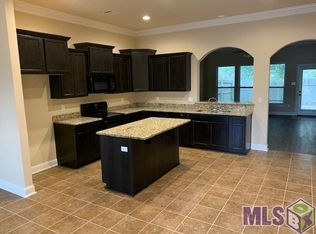 25414 Lake Providence Dr, Denham Springs, LA 70726