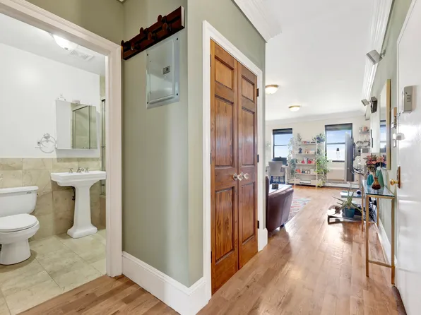 36 Russell Street image 12 of 14