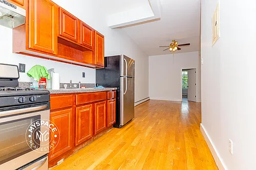 828 Halsey St #1B Photo 1