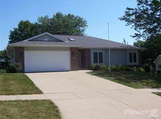 2625 30th St SW, Cedar Rapids, IA 52404