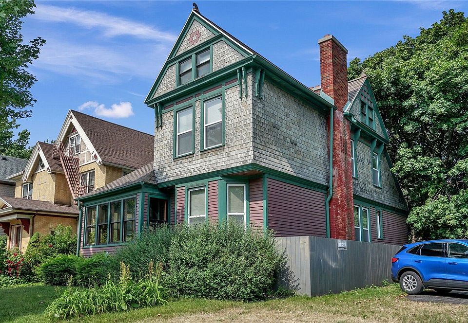 1st image of 407 Alexander St