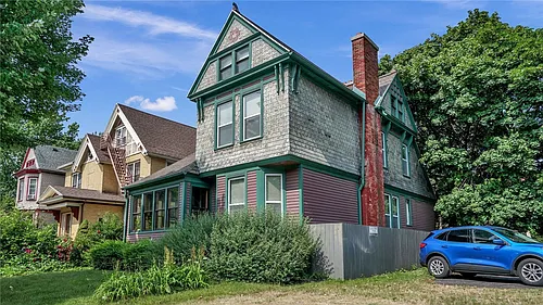 407 Alexander St Photo 1