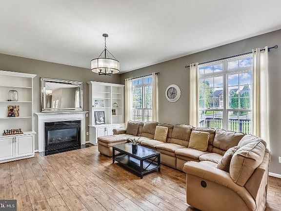 3rd image of 21522 Fox Field Cir