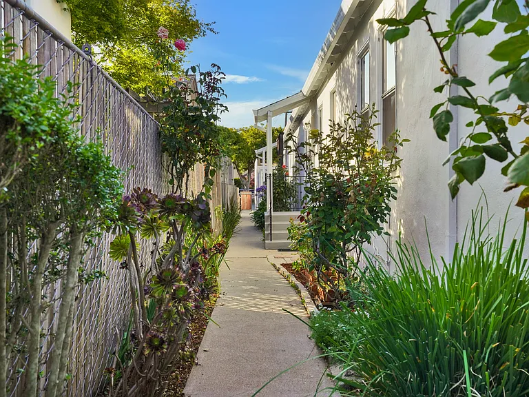1311 Hopkins St #A — Photo 2
