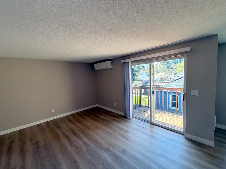706 Browning Ave S #4 — Photo 10