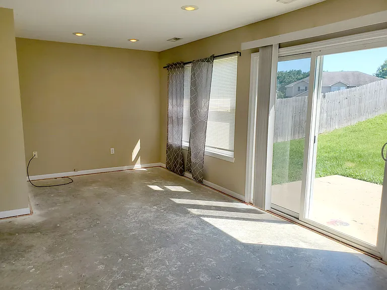 1216 Cypress Ct — Photo 5