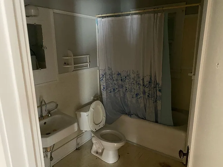 1317 Amarillo St — Photo 2