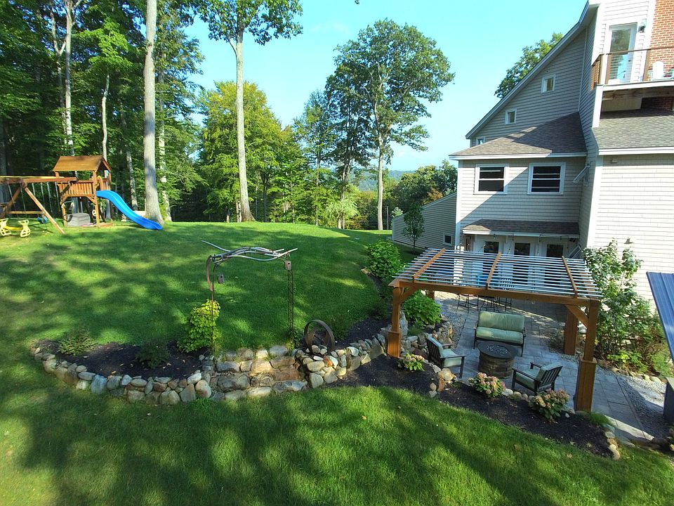 2nd image of 107 Gould Hill Rd