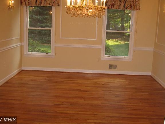 4th image of 10601 Riverwood Dr