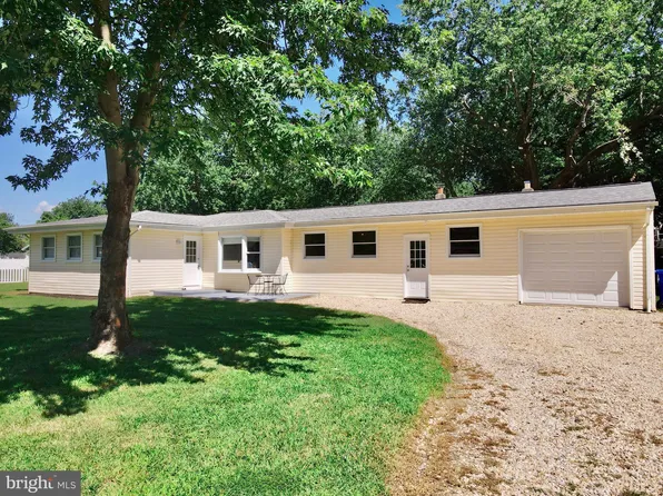 204 Dominion Ln, Chester, MD 21619