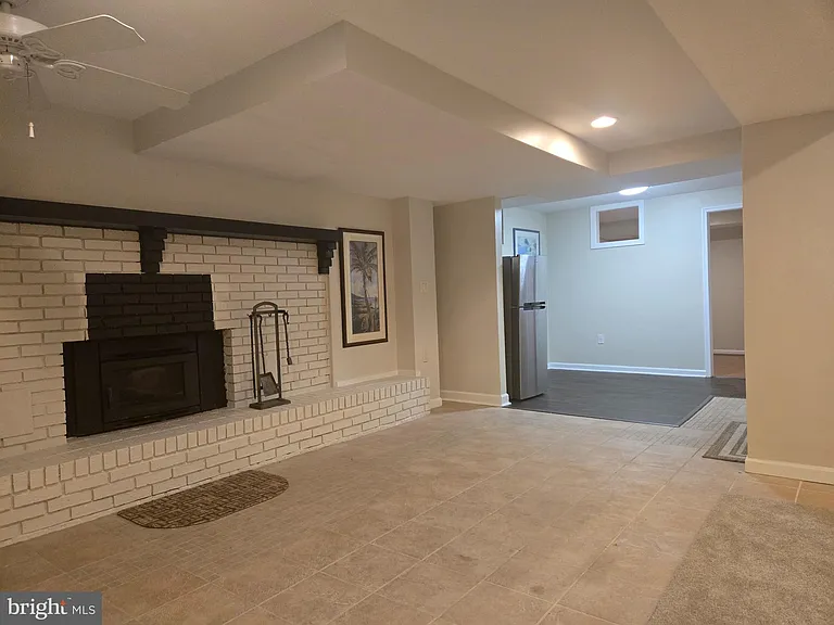 3300 Mount Airy Ct — Photo 32