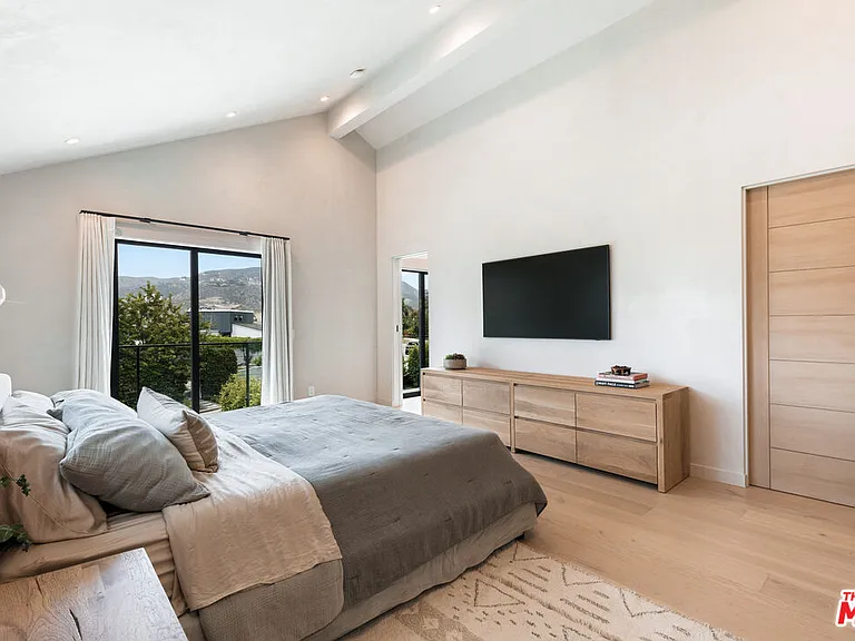 6450 Surfside Way — Photo 37