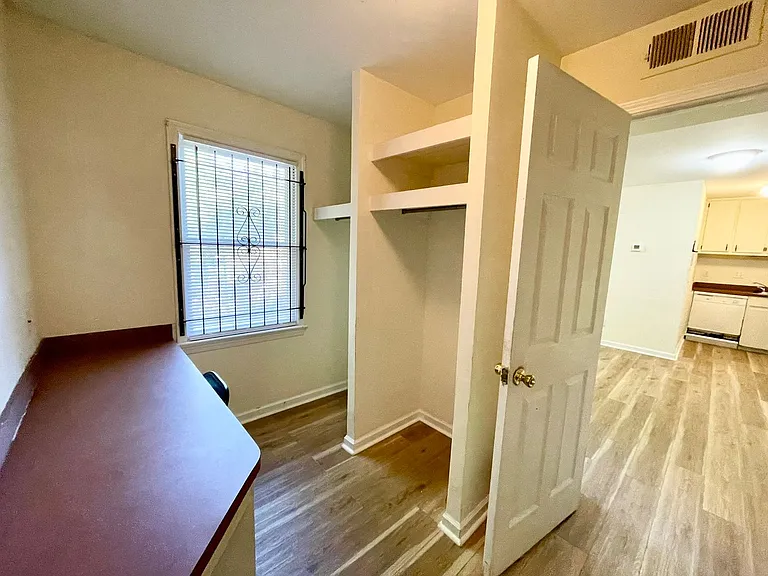 1227 Barnwell St #4 — Photo 9