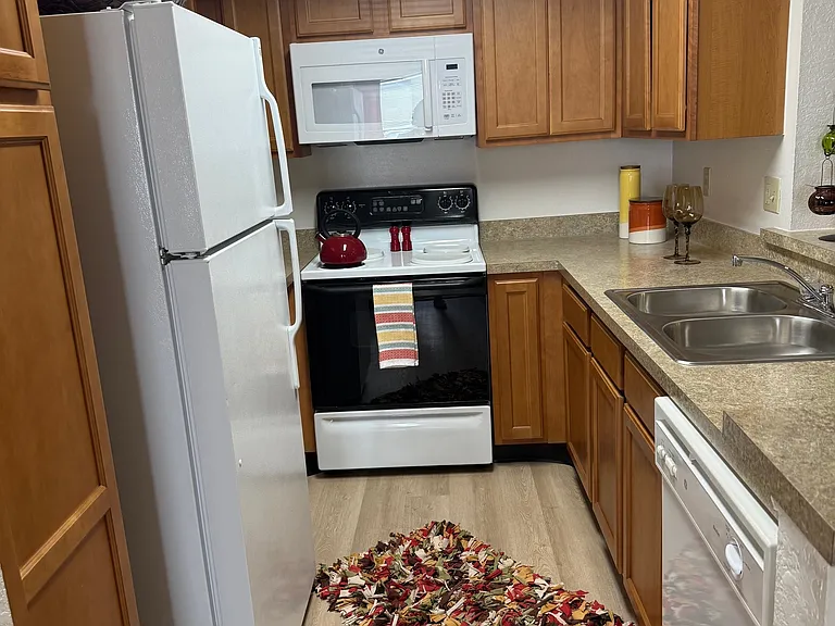 River Park Apartments — Photo 65