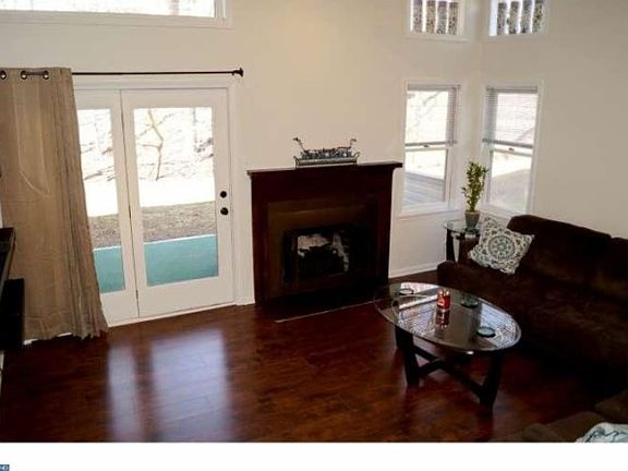 5th image of 5103 Claremont Ct
